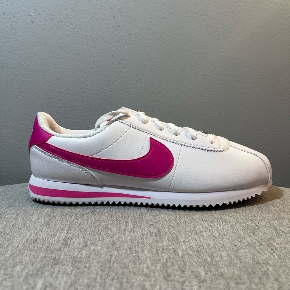 Nike Cortez GS White Laser Fuchsia Size 7Y/Women 8.5 DM0950-104​​